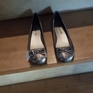 Bronzish/Silver Flats